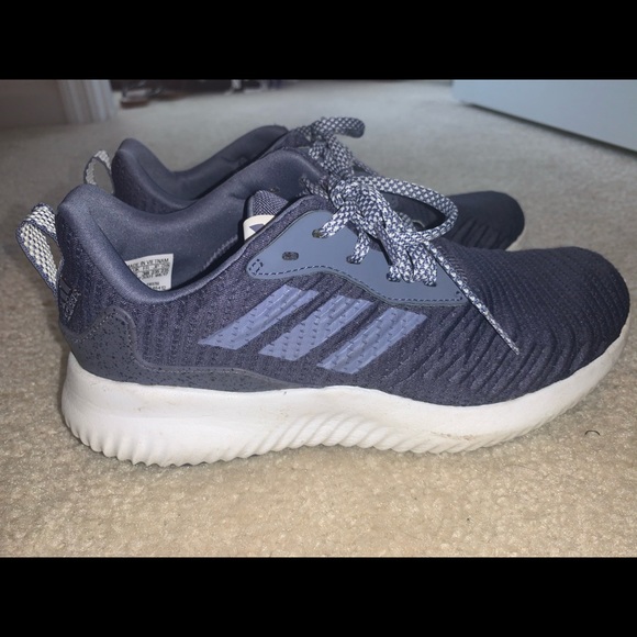 adidas tennis shoes - Picture 2 of 5